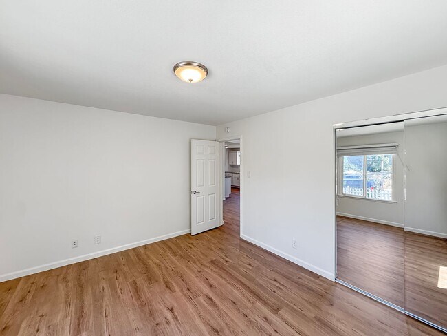 Building Photo - Beautiful 2B/1BA Home in Vista Now Availab...