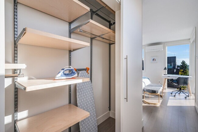 Building Photo - 4205 Evanston Ave N