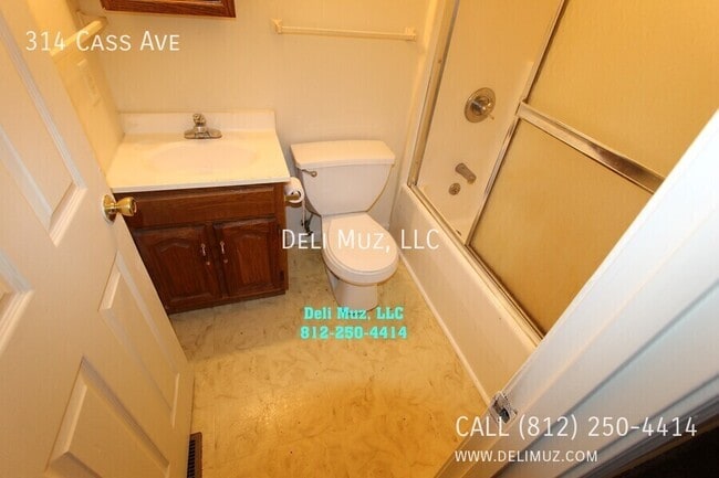 Building Photo - 314 Cass Ave