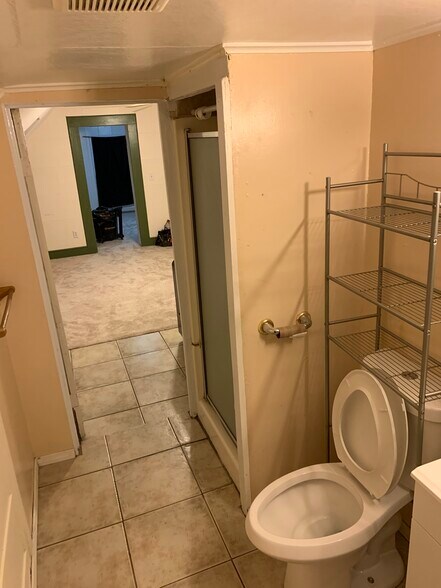 Building Photo - 802 N 8th Ave