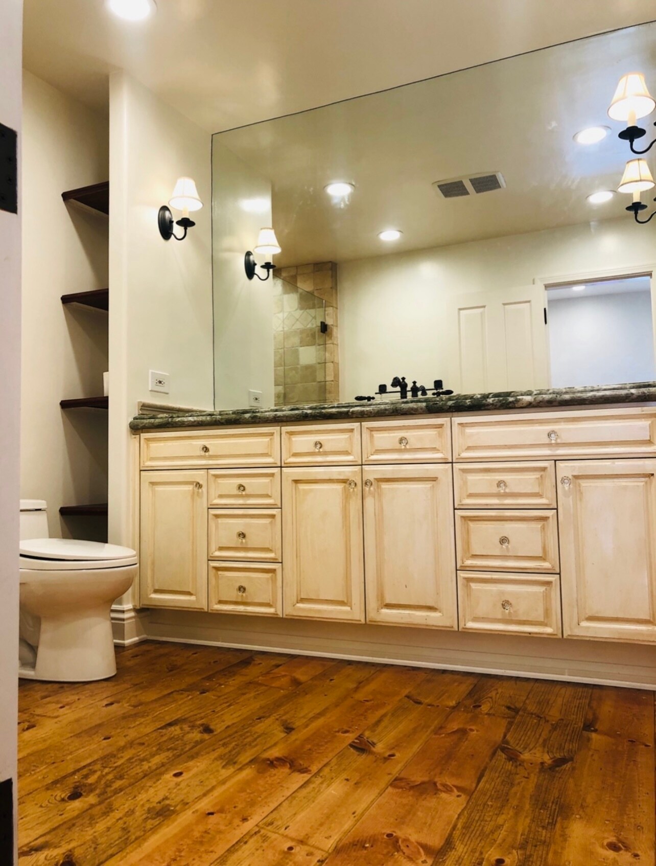 Building Photo - 754 Old Topanga Canyon Rd