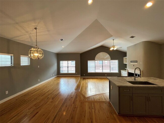 Building Photo - 9822 Samantha Suzanne Ct
