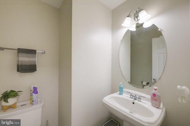 Building Photo - 601 Crossover Ct