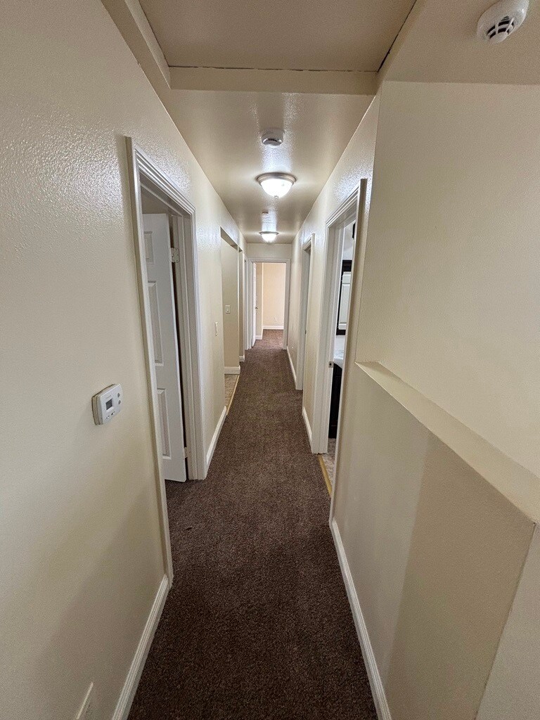 Building Photo - 157 W 89th St