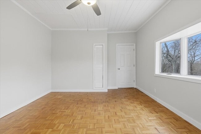 Building Photo - 715 Truman Pkwy