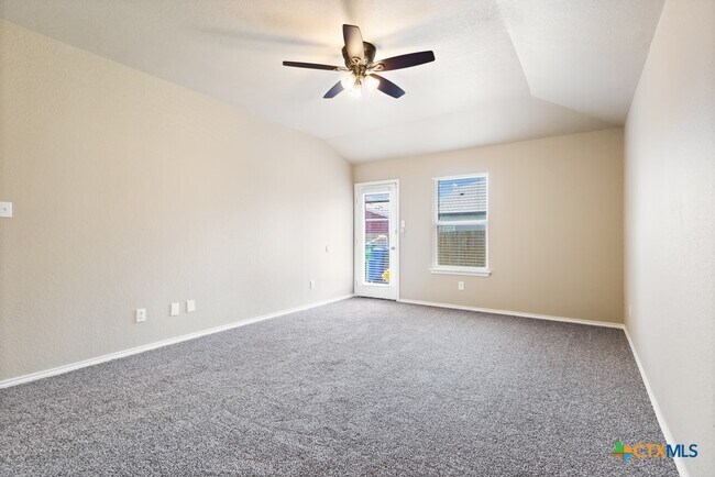 Building Photo - 1533 Redbridge Dr