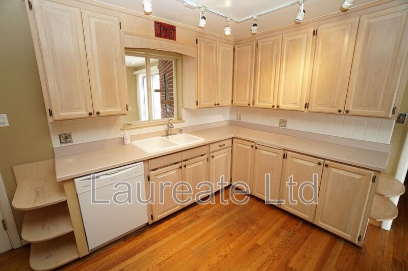 Building Photo - 1155 Eudora St