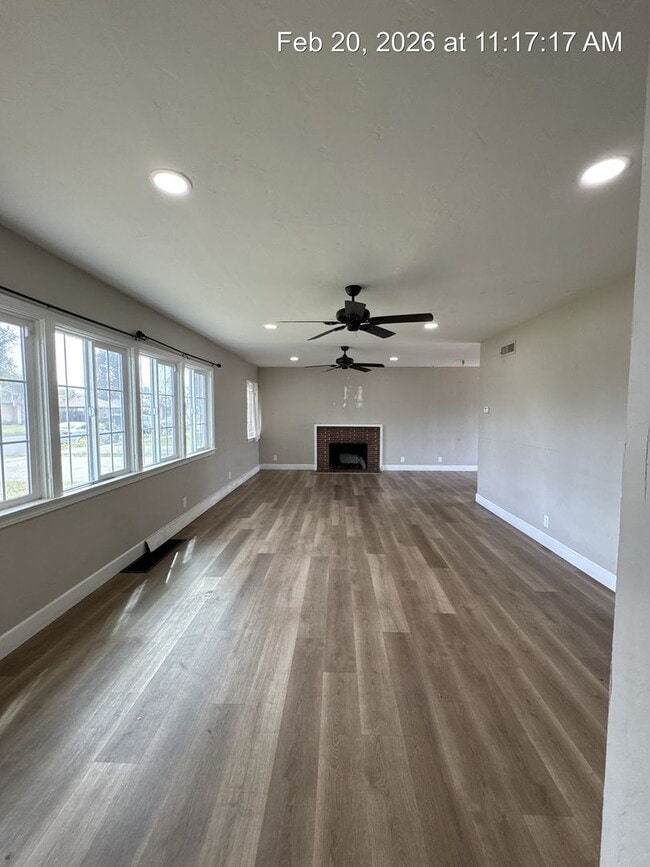 Building Photo - Dinuba Home Coming Soon!