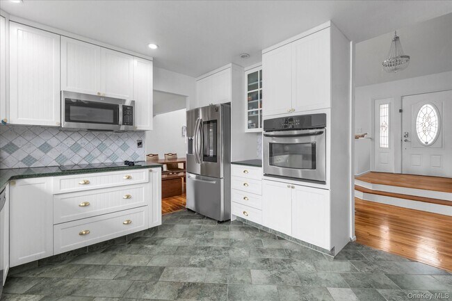 Building Photo - 8 Branding Iron Ln