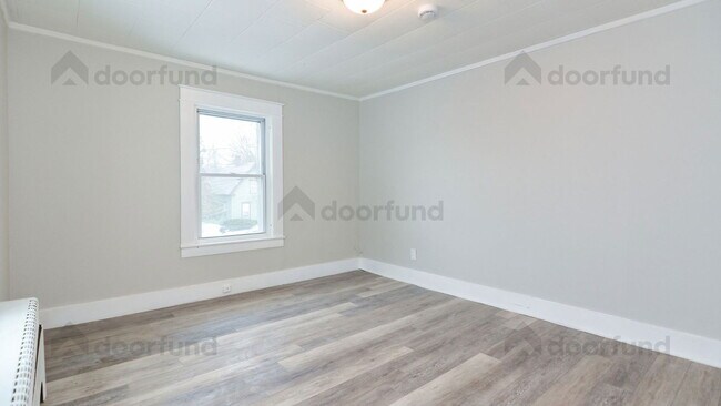 Building Photo - 11 Pleasant St