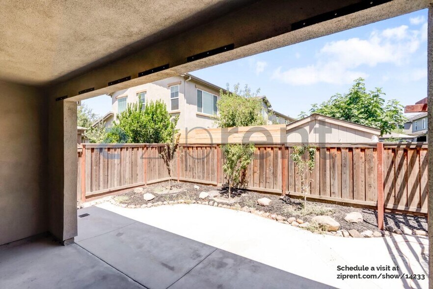 Building Photo - 1125 Berkshire Dr