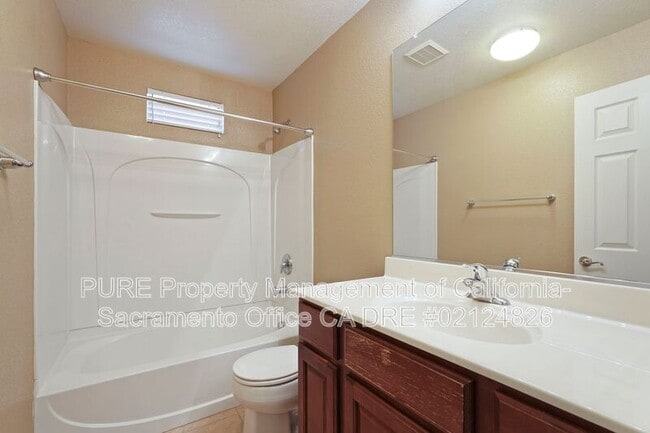 Building Photo - 441 Picasso Cir