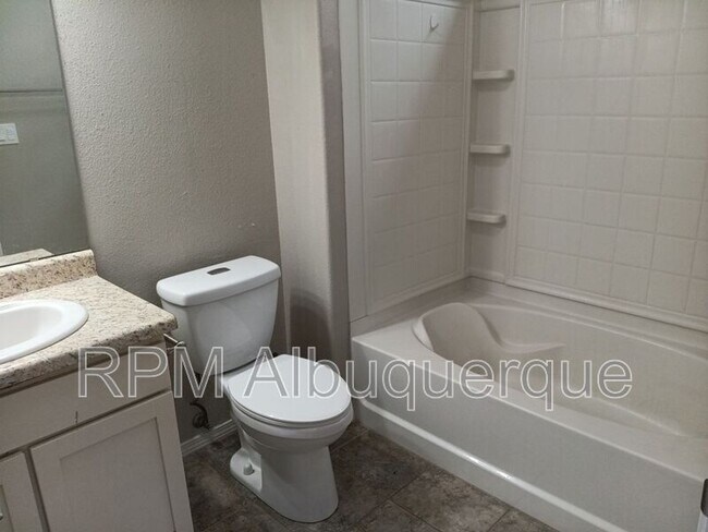 Building Photo - 739 Taos Pl SW
