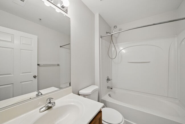 Building Photo - 8621 Neuse Club Ln