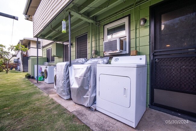 Building Photo - 2bd / 1ba / 1 assigned parking Condo in Co...
