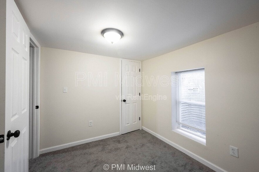 Building Photo - 514 N Chester Ave