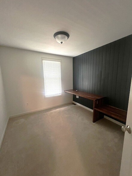 Building Photo - 409 Marshall Heights Dr