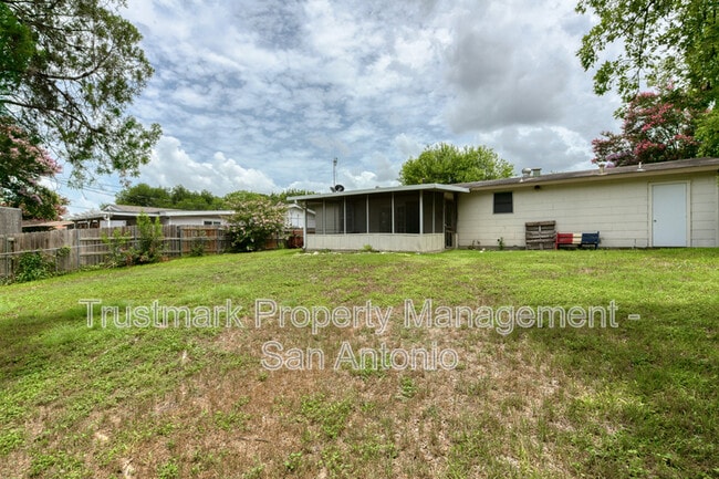 Building Photo - 847 Boulder Dr