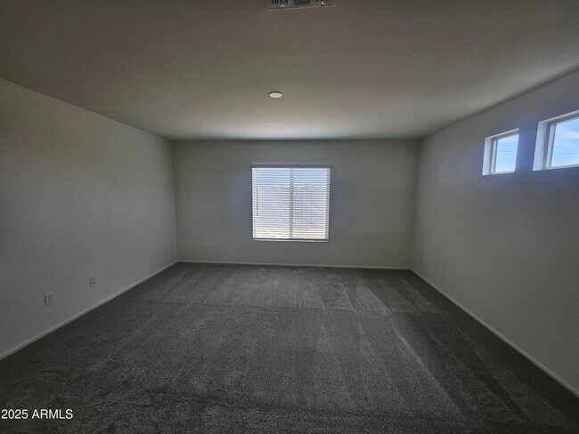 Building Photo - 1185 N 13th St