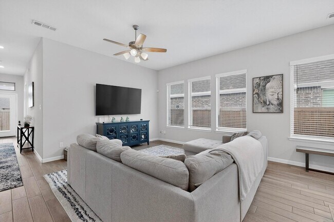 Building Photo - 2319 Kirkstall Wy