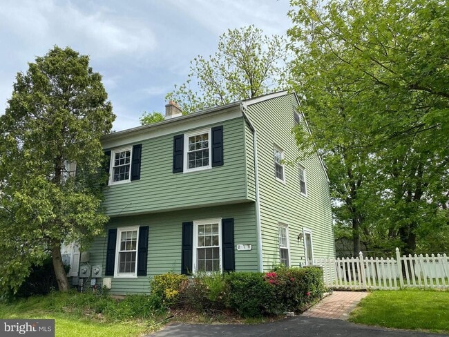 Building Photo - 3 Bedroom house -