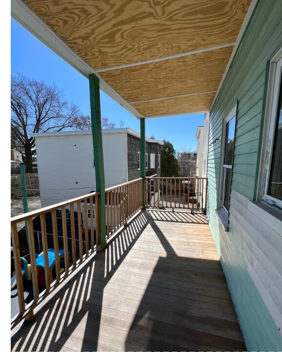 Building Photo - 225 Holland St