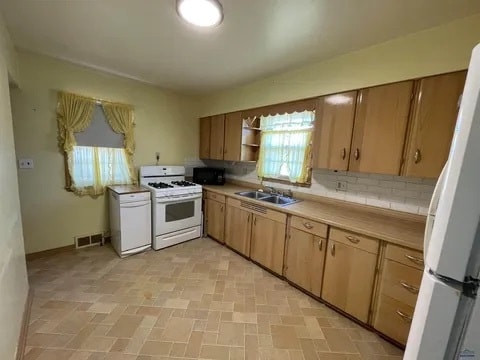 Building Photo - 633 Indiana St