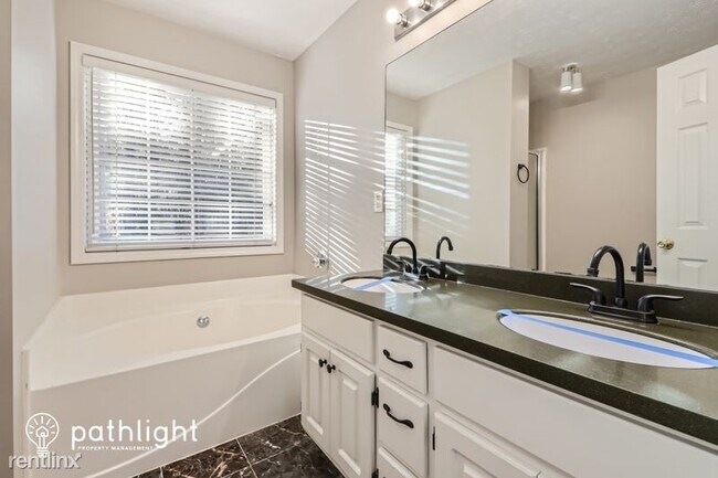 Building Photo - 40 Acorn Way UNIT