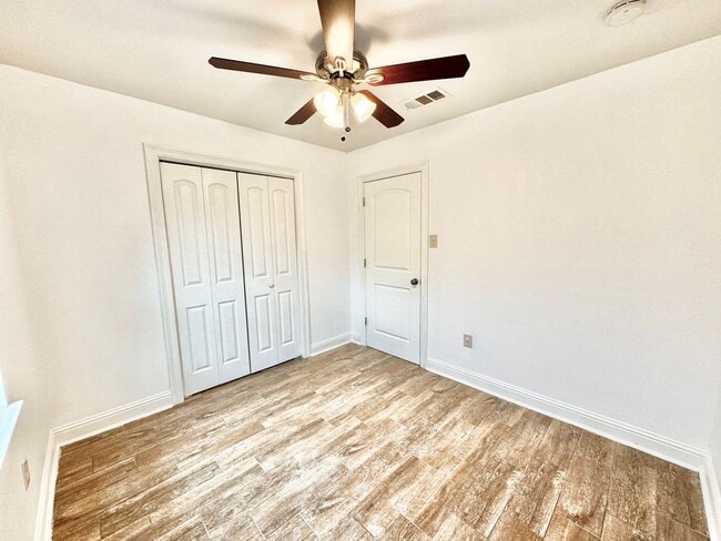 Building Photo - Updated 3 Bedroom Home in Denham Springs