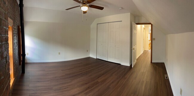 Building Photo - 413 Grant Ave