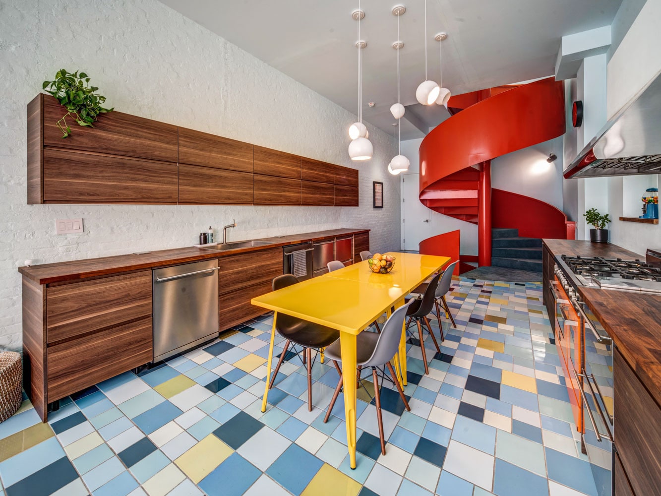 Building Photo - 290 Bleecker St