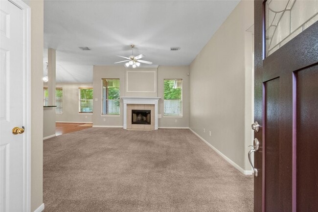 Building Photo - 805 Courtland View