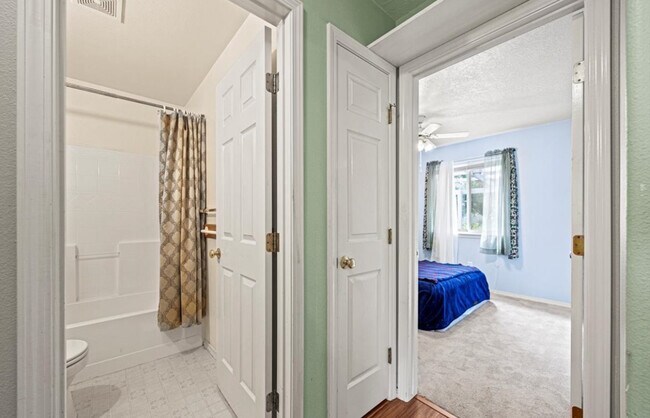 Building Photo - 803 Coopers Ct