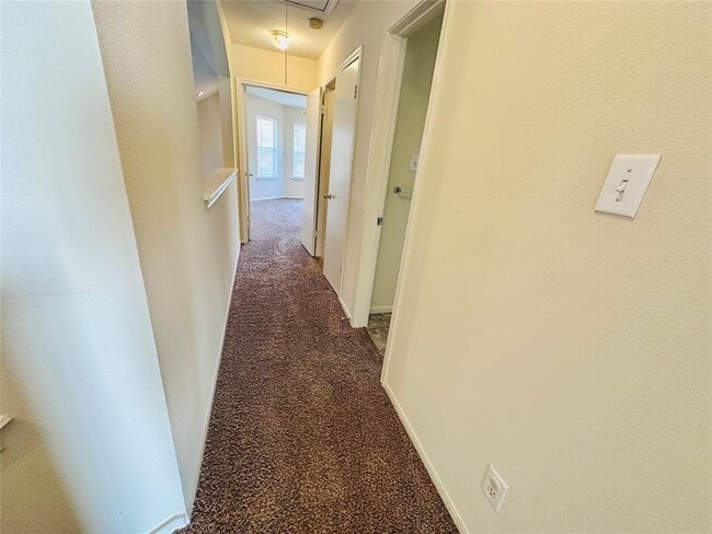 Building Photo - 1600 Primrose Trail