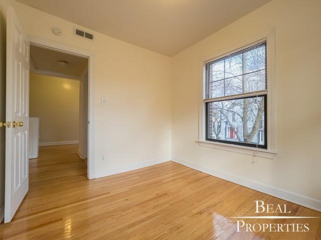 Building Photo - 1 bedroom in CHICAGO IL 60657