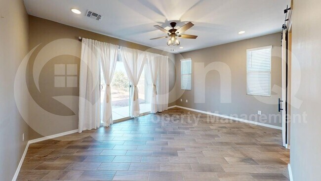 Building Photo - 21554 E Treasure Rd