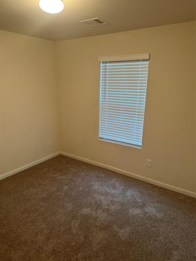 Building Photo - 20139 Linden Spruce Ln