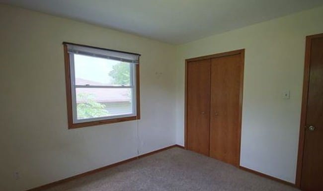 Building Photo - 448 N Grandview Blvd