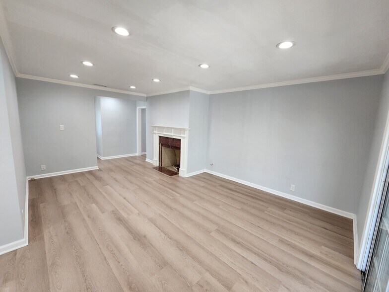 Building Photo - 12549 Barbara Ann St