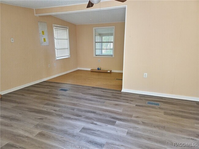 Building Photo - 6315 N Shorewood Dr