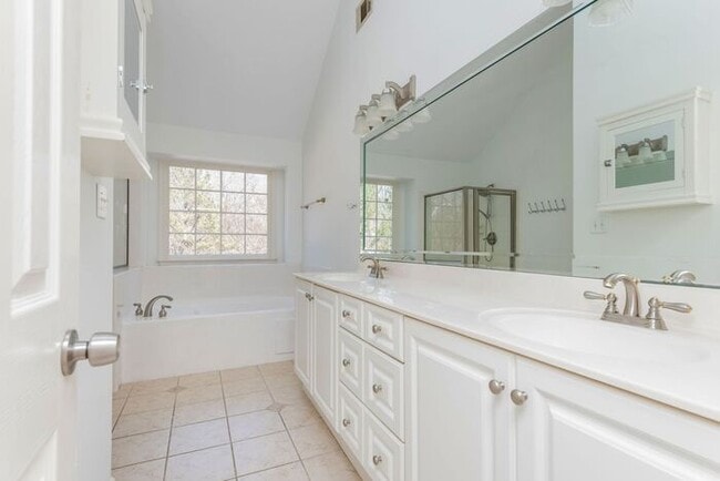 Building Photo - North Druid Hills Hidden Gem! 4Bed-4Bath, Hardwood Floors, Available NOW!