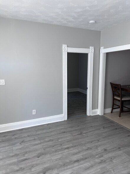 Building Photo - 496 Summer St