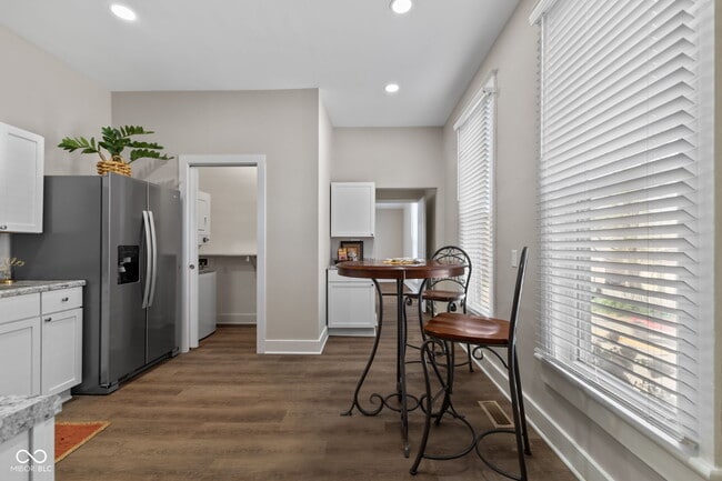 Building Photo - 195 W Marion St