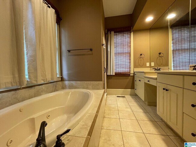 Building Photo - 309 Stonebrook Cir