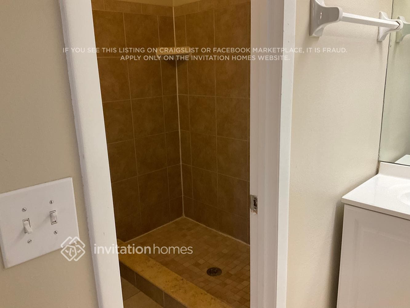 Building Photo - 341 Santiago Ct