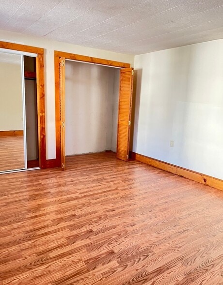 Ample Closets! - 204 N Champlain St