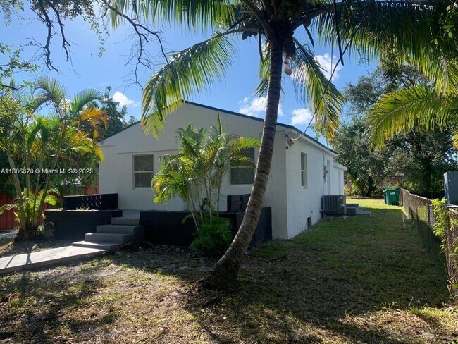 Building Photo - 2424 NW 44th St