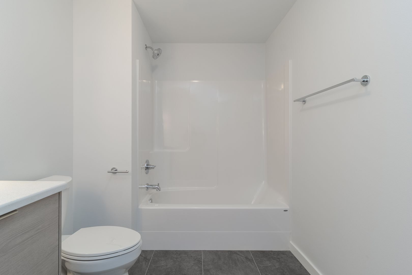 Building Photo - Beautifully Redesigned Home in Quiet Neighborhood