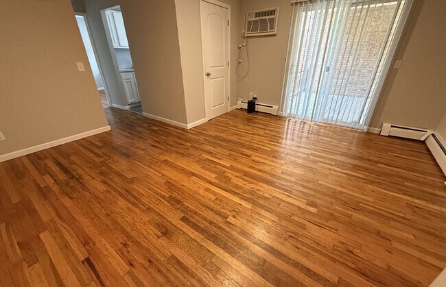 Interior Photo - Lafayette Hills