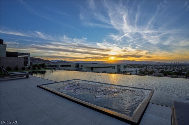 Building Photo - 804 Dragons Eye Dr